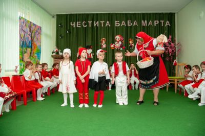 Баба Марта бързала - ДГ Здравец - Пазарджик