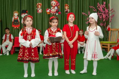 Баба Марта бързала - ДГ Здравец - Пазарджик
