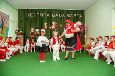 Баба Марта бързала - ДГ Здравец - Пазарджик